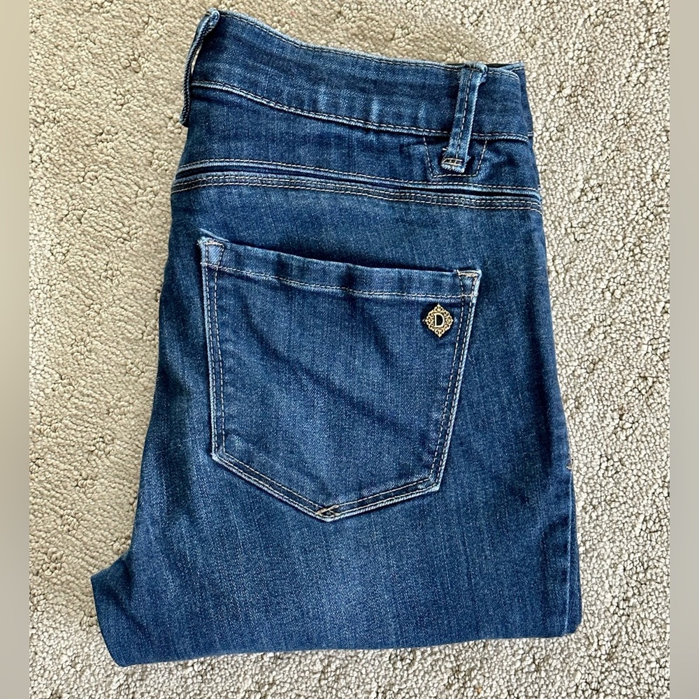 Democracy Women's Ab Solution High Rise Ankle Jean in Indigo.